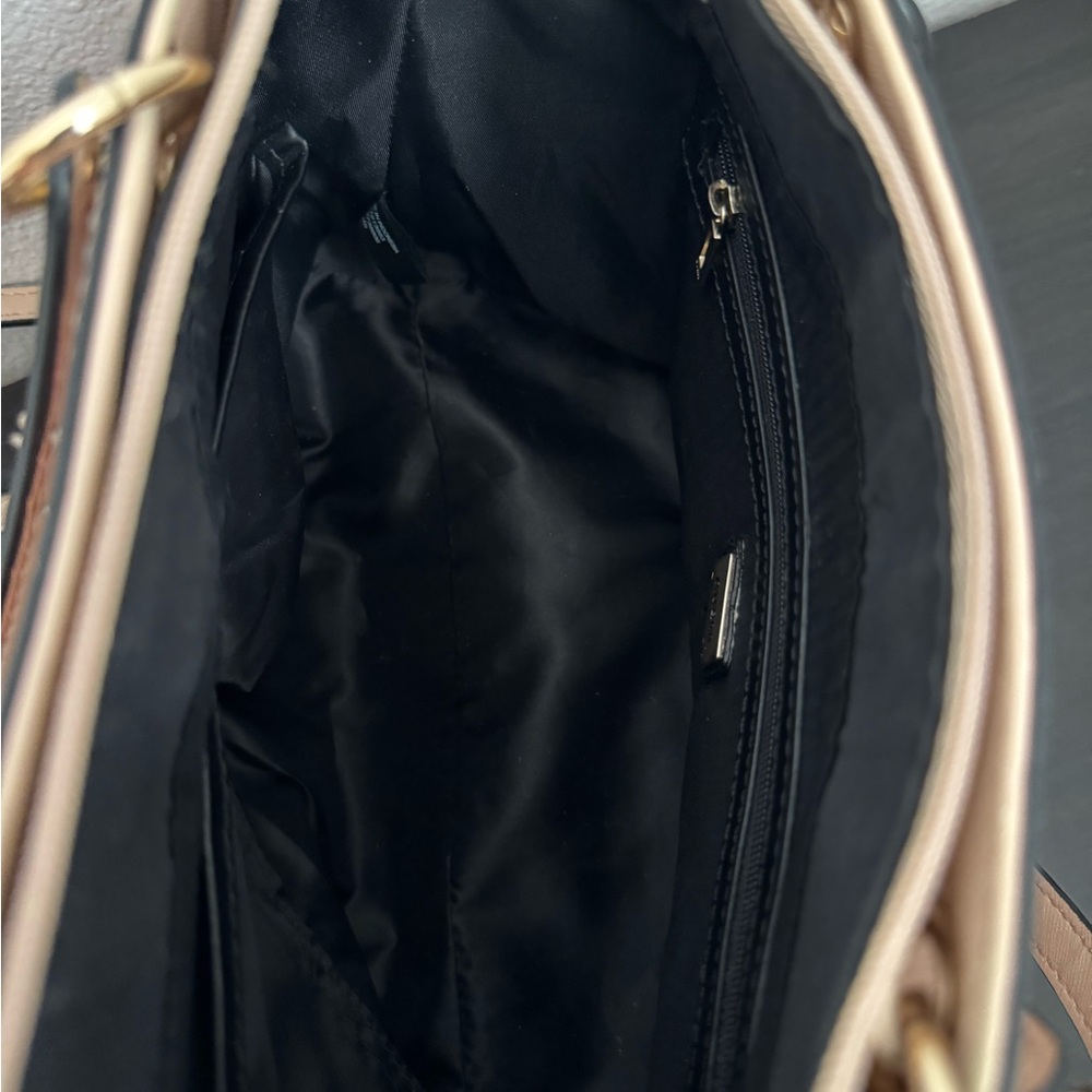 GUESS Floral Crossbody - Picture 4 of 6